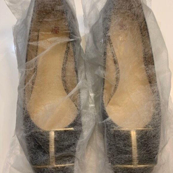 "hogl" pumps 3.5 cm heel, grey patent leather, US 8.5 (UK6), w/complementary bow - Picture 9 of 9